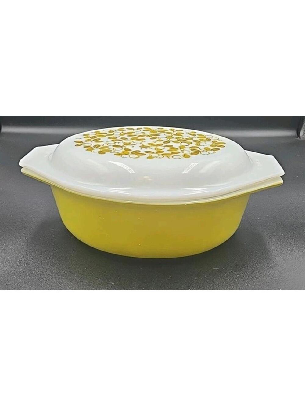 Pyrex 043 Olive Casserole Dish Ovenware w/ Lid 1 1/2 Qt Lime Green 943 C 18 Lid